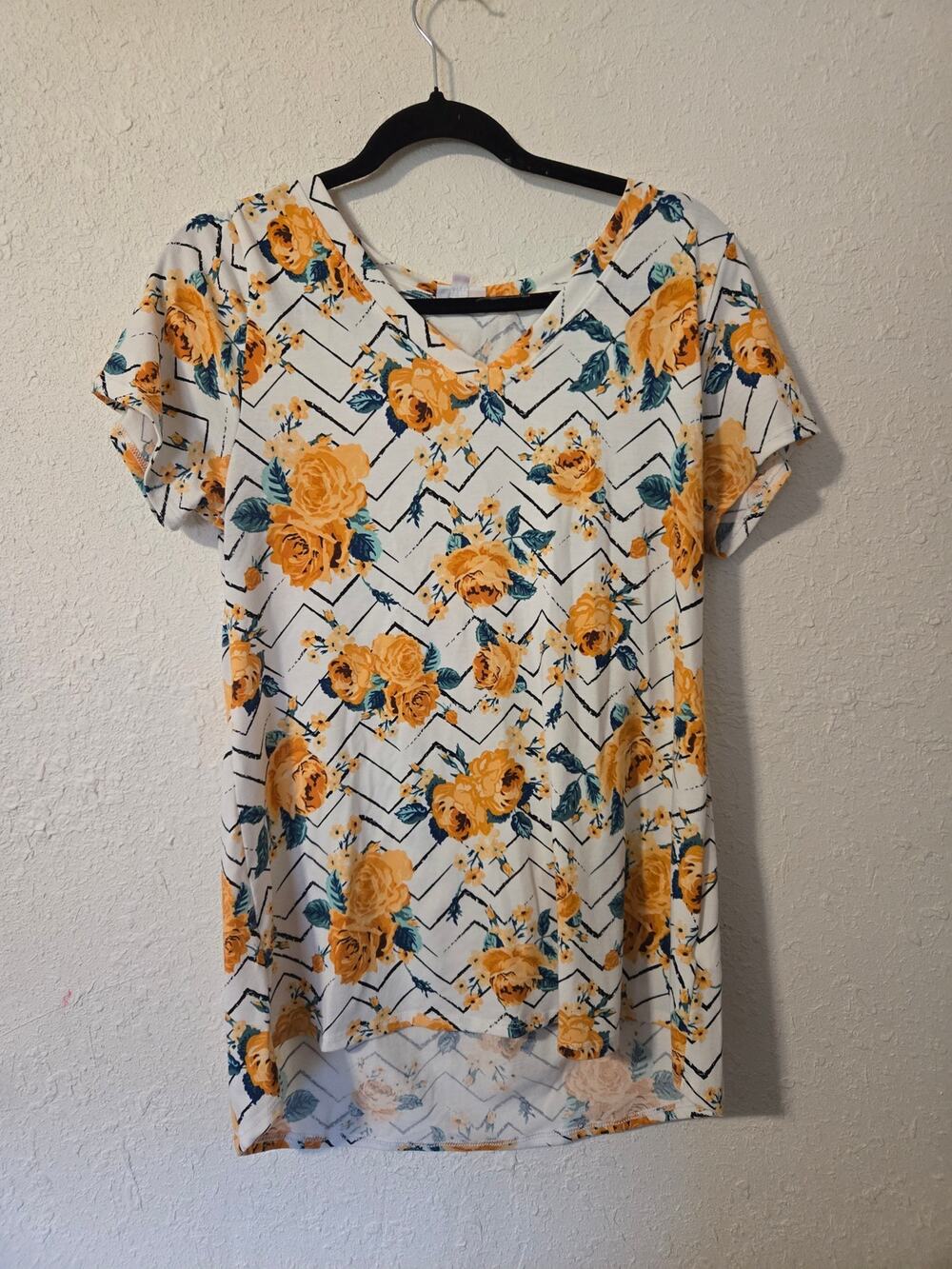 LuLaRoe T-shirt